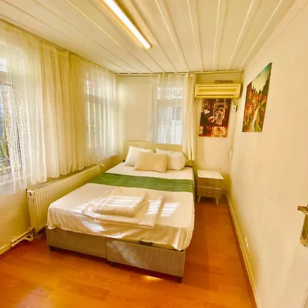 Hagia Sophia Liffe Apartmentd Ξενοδοχείο με διαμερίσματα 3*